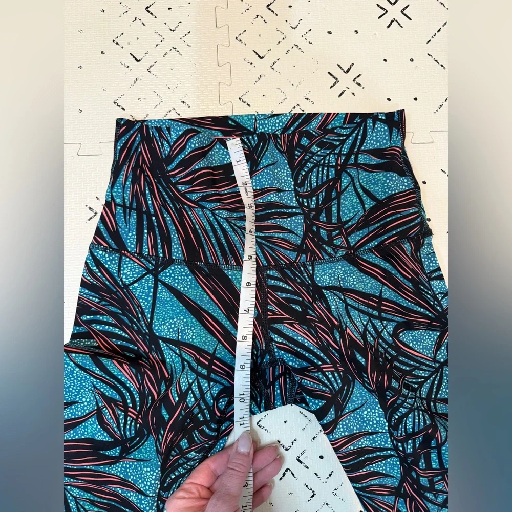 NWOT Lululemon Wunder‎ Under Pant (Hi-Rise) Palm Lace Tofino Teal Multi